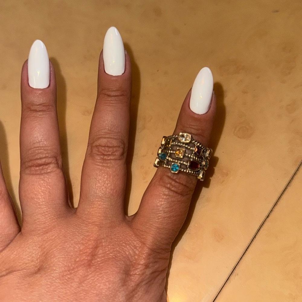 Beautiful ring - Picture 4 of 5